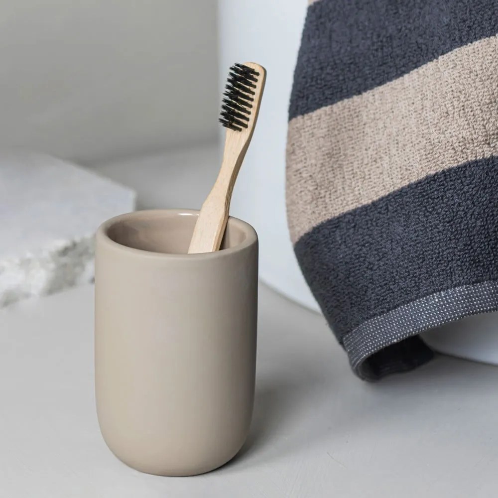 Tazza in ceramica color crema per spazzolini da denti Lotus - Mette Ditmer Denmark