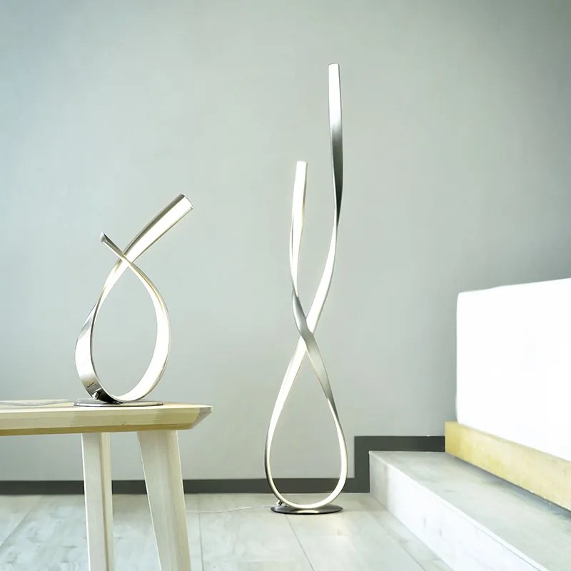 Lampada da tavolo di design in acciaio con LED e dimmer - Belinda