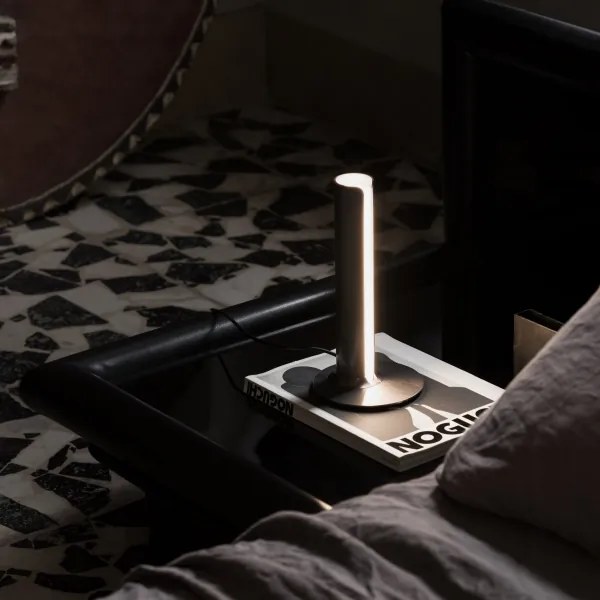 Ideal Lux - lampada da tavolo dimmerabile a LED DORICA LED/8W/230V CRI 90 nera