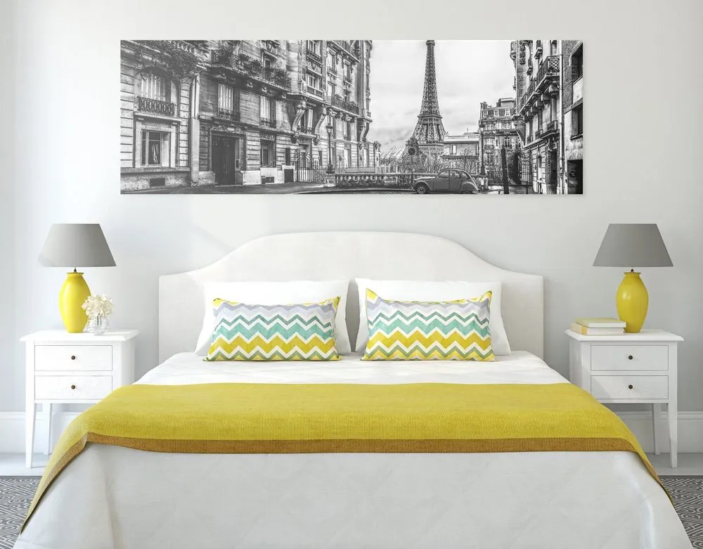 Stampa su tela – Vista sulla Torre Eiffel dalla strada di Parigi in bianco e nero
