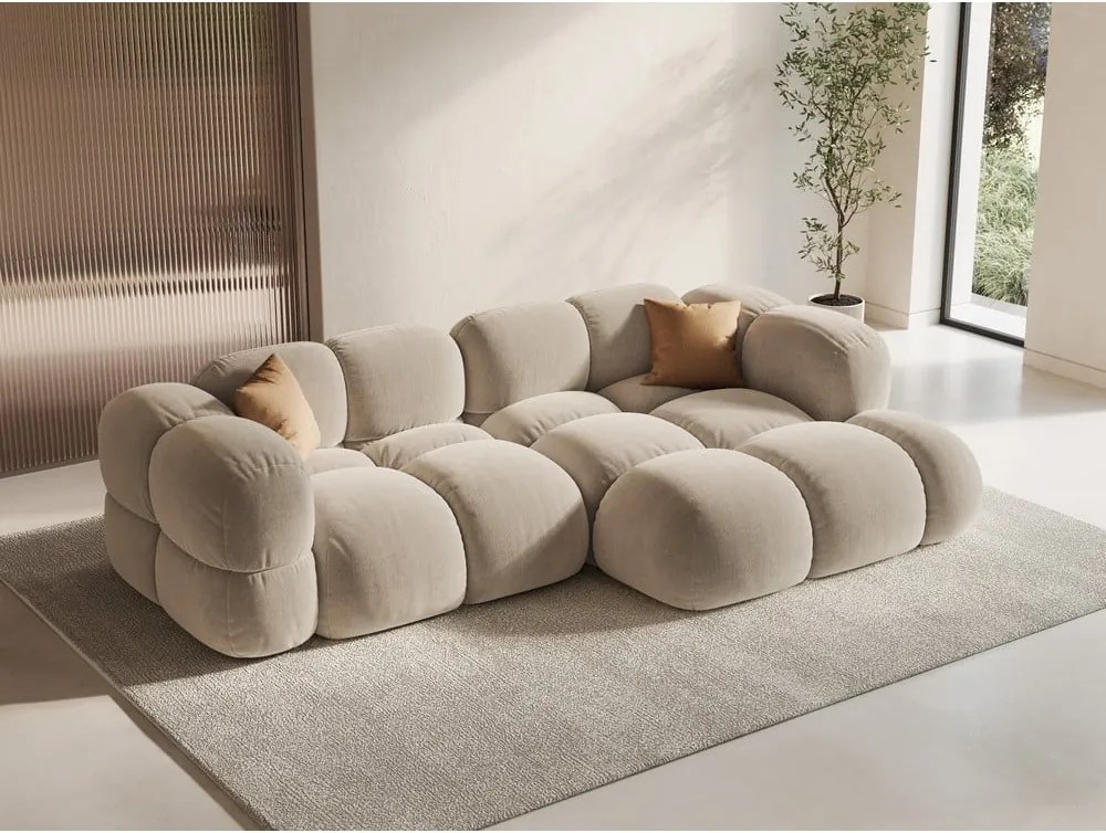 Divano angolare beige (con penisola a destra/con chaise lounge) con rivestimento in velluto Loretto – Cosmopolitan Design
