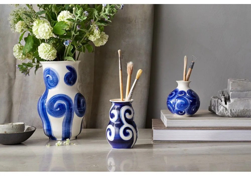 Vaso in gres blu dipinto a mano Tulle - Kähler Design