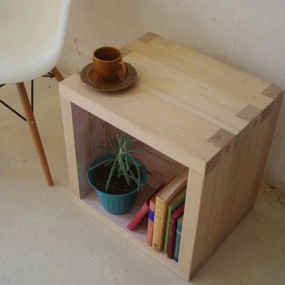 Cubo tavolino  in legno massello 45x45x45cm