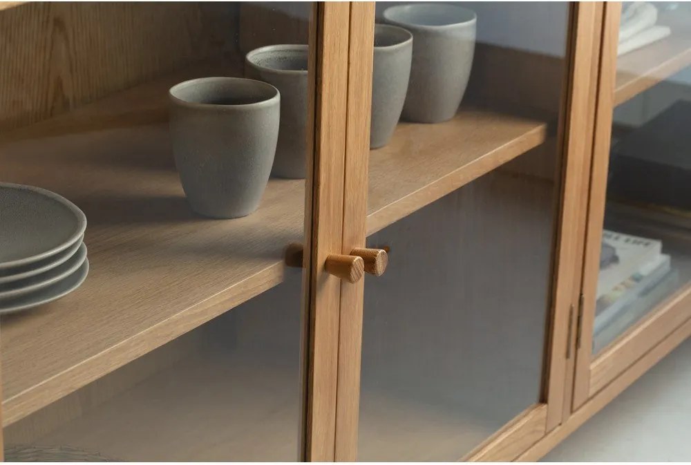 Vetrina di colore naturale con effetto rovere 180x80x40 cm Ceci – MOME