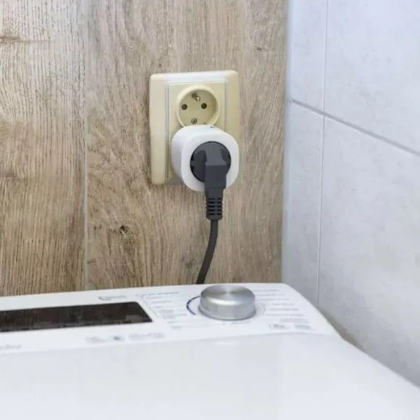 Presa intelligente GoSmart 3680W/230V/16A Wi‑Fi compatibile con Tuya