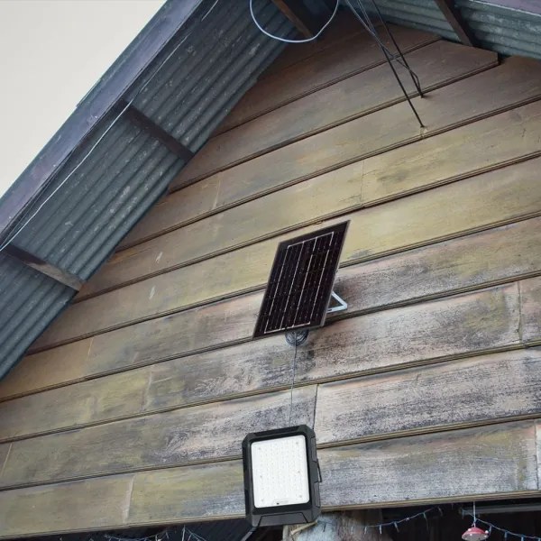 Faretto solare LED 15W 3,7V IP65 4000K nero + telecomando