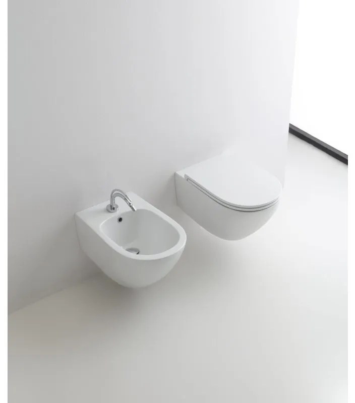 Coppia sanitari distanziato scarico a parete Acquatech bianco lucido WC: P 55 x L 36.5 x H 34 cm, bidet: P 55 x L 36.5 x H 30 cm