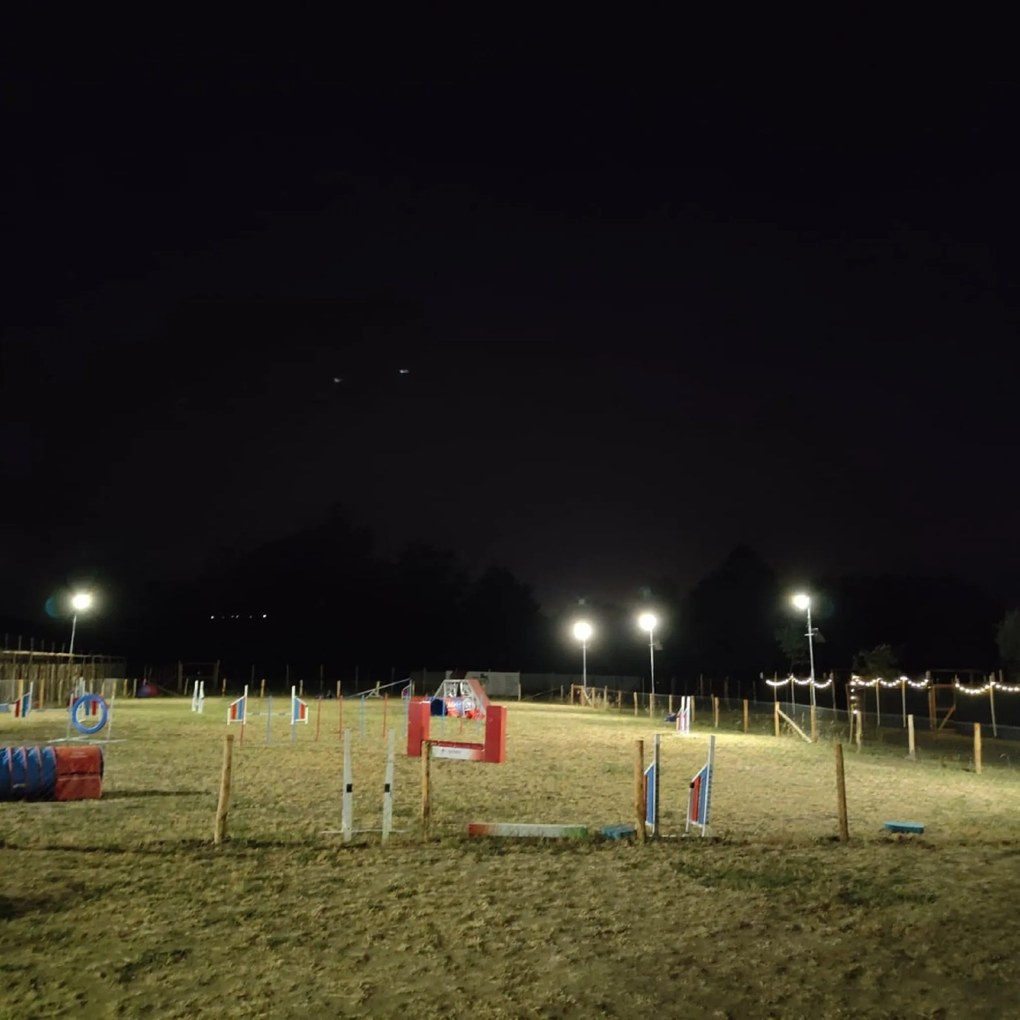 Faro Energia Solare Led Potente 3280 Lumen con Illuminazione Programmabile
