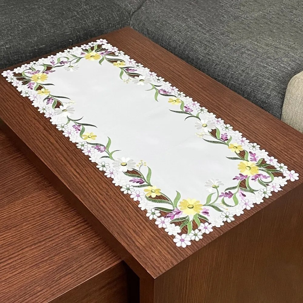 Tovaglia bianca con delicato ricamo di fiori primaverili Larghezza: 60 cm | Lunghezza: 120 cm