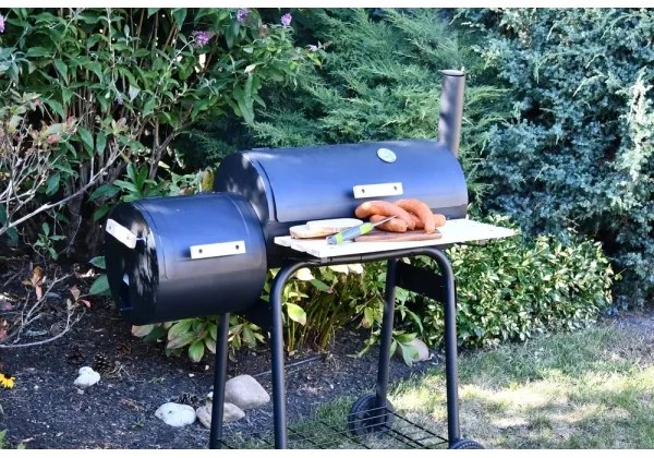 Griglia a carbone con affumicatoio nero/legno