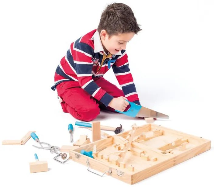 Utensili di metallo nella valigetta di legno