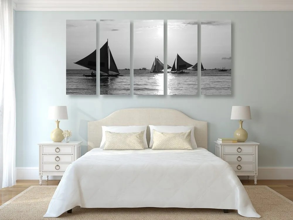 Quadri 5 pezzi – Splendido tramonto sul mare in bianco e nero