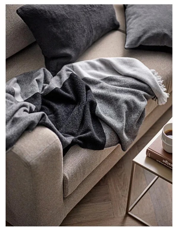 Coperta grigia in lana 130x200 cm Merino – Södahl