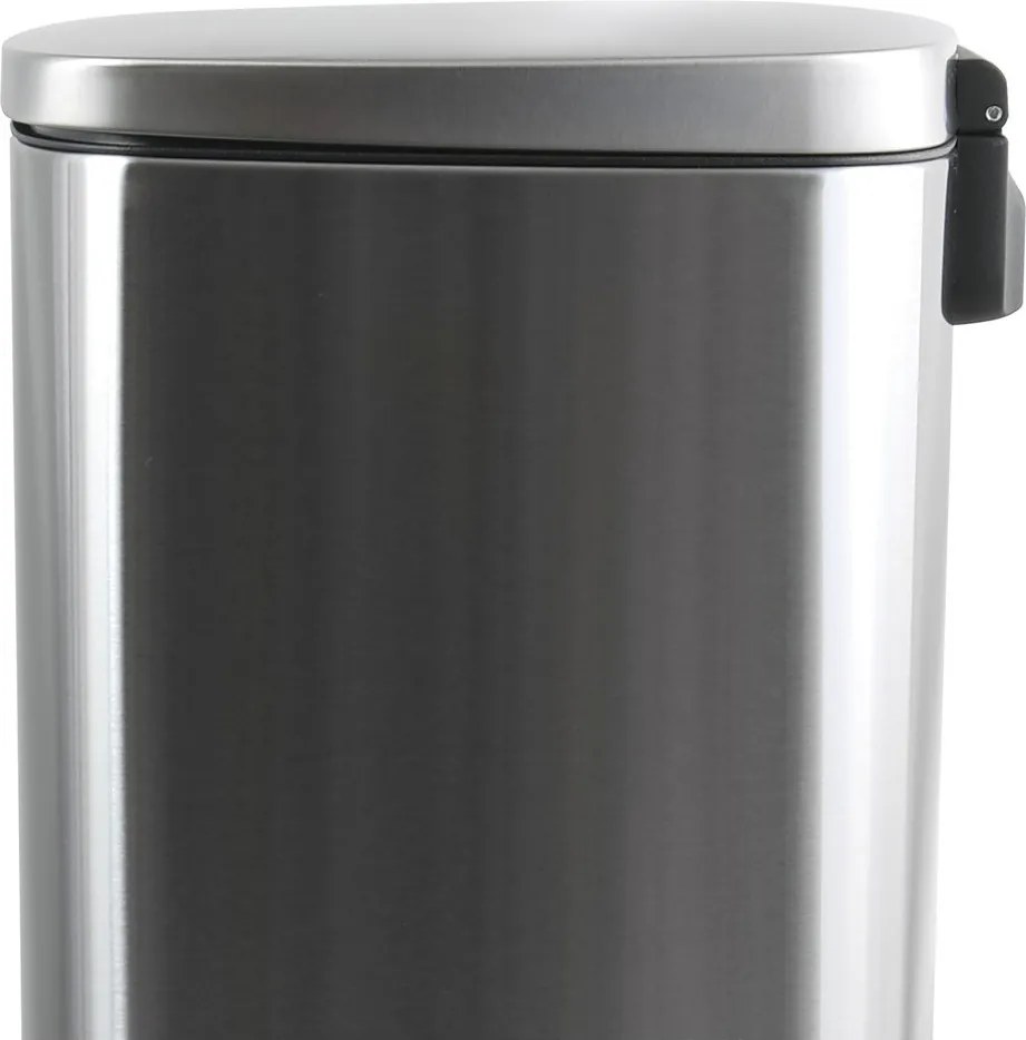 Cestino per la spazzatura color argento opaco in acciaio con pedale 50 l Akira – Spirella