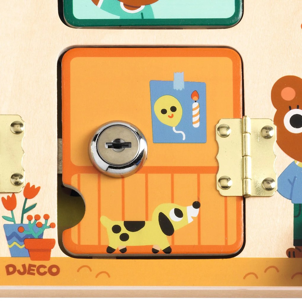 Casa con serrature - Gattino festeggia il compleanno