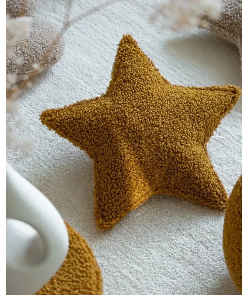 Cuscino per divano da bambini marrone con rivestimento in bouclé Star – Wigiwama