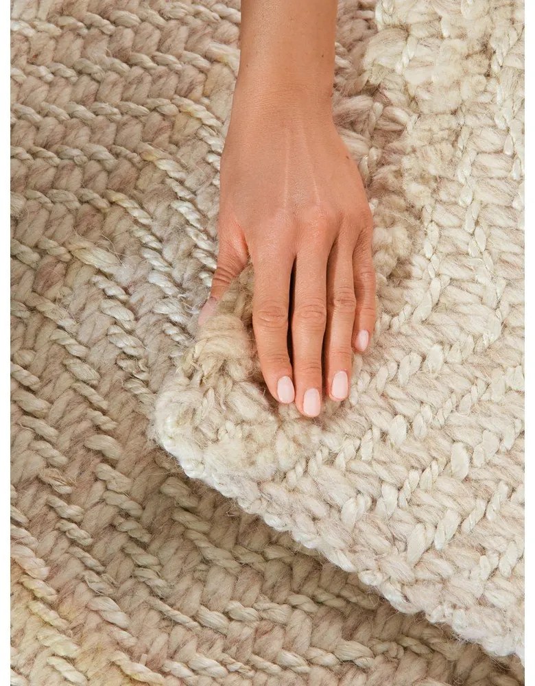 Tappeto color crema e avorio in misto lana tessuto a mano 160x230 cm Majoli – Elle Decoration