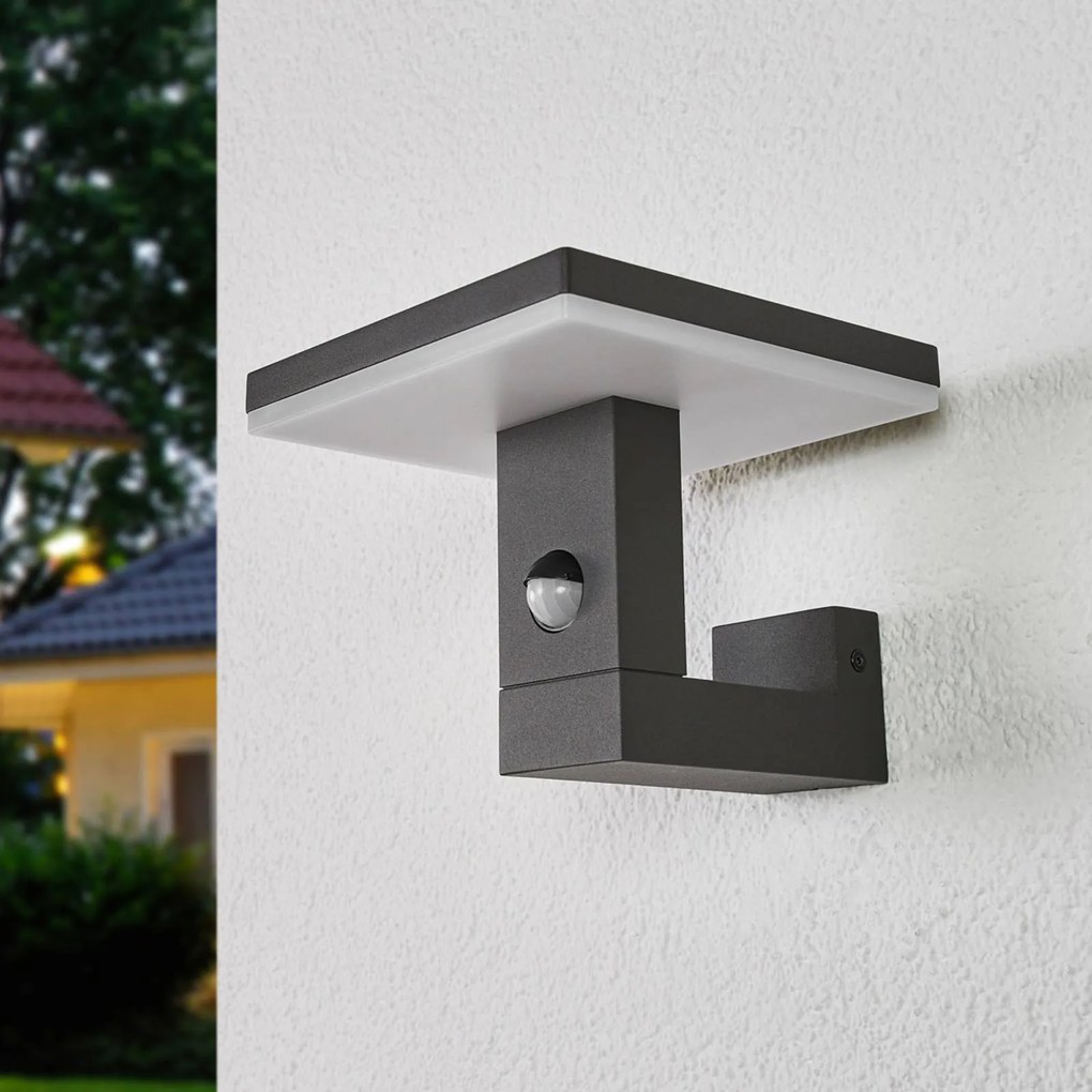 Lucande Applique da esterni LED Olesia, 15 cm, sensore, IP54 Olesia, Nero, Alluminio, Moderno