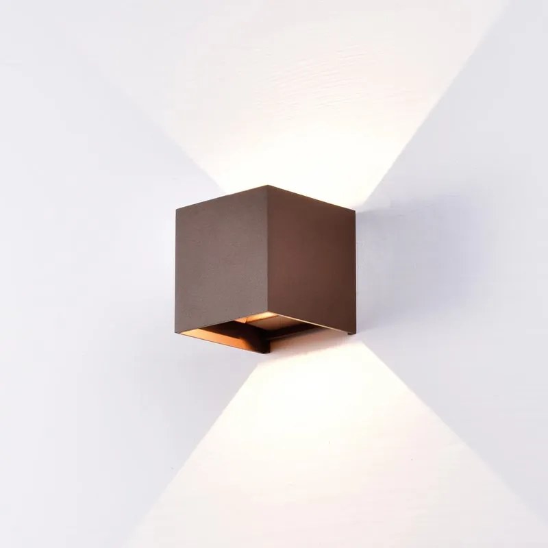 Applique LED design da esterno Davos doppia luce marrone IP54, luce bianco caldo 1100 lumen, MANTRA
