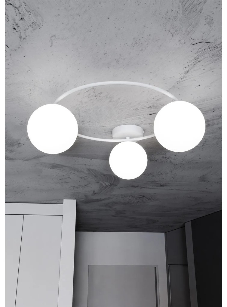Plafoniera Minimal 3 Luci Perseo In Acciaio Bianco E Sfere In Vetro Bianco