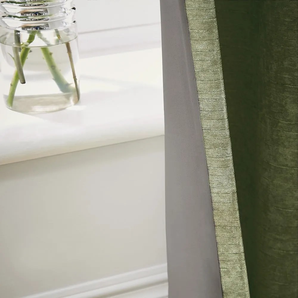 Tende in set termoisolanti color kaki in ciniglia 2 pz 229x229 cm Selene Luxury Chenille – Hyperion