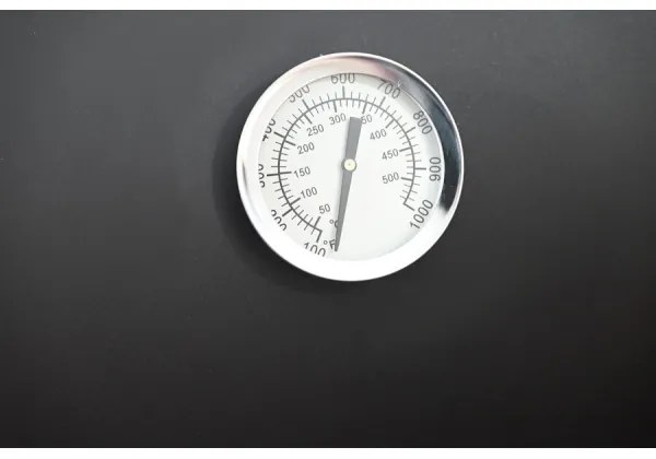 Barbecue a carbonella, colore nero