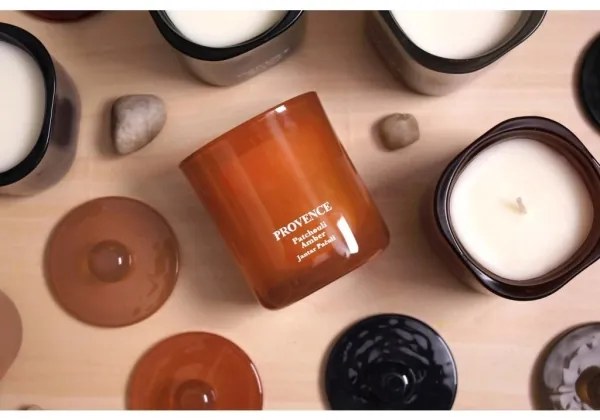 Candela profumata PATCHOULI AMBRA 180 g — fino a 25 ore di combustione