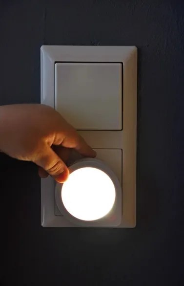 Brennenstuhl - Lampada di orientamento a LED con sensore LED/0,2W/230V