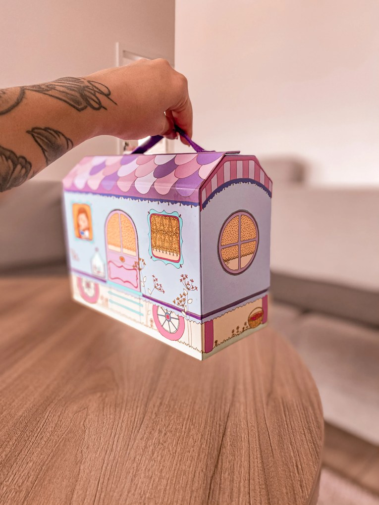 Tinyly - Bluchka & Indie + casetta