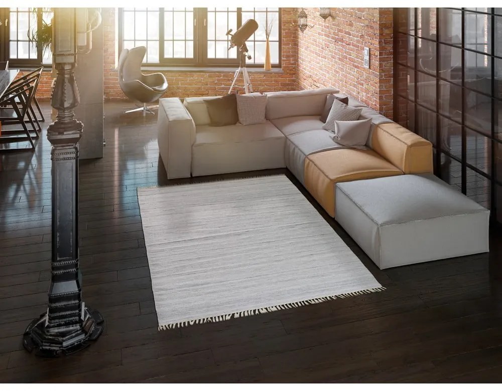 Tappeto per esterni grigio chiaro in plastica riciclata Liso, 140 x 200 cm Liso Eco-Dhurrie - Universal