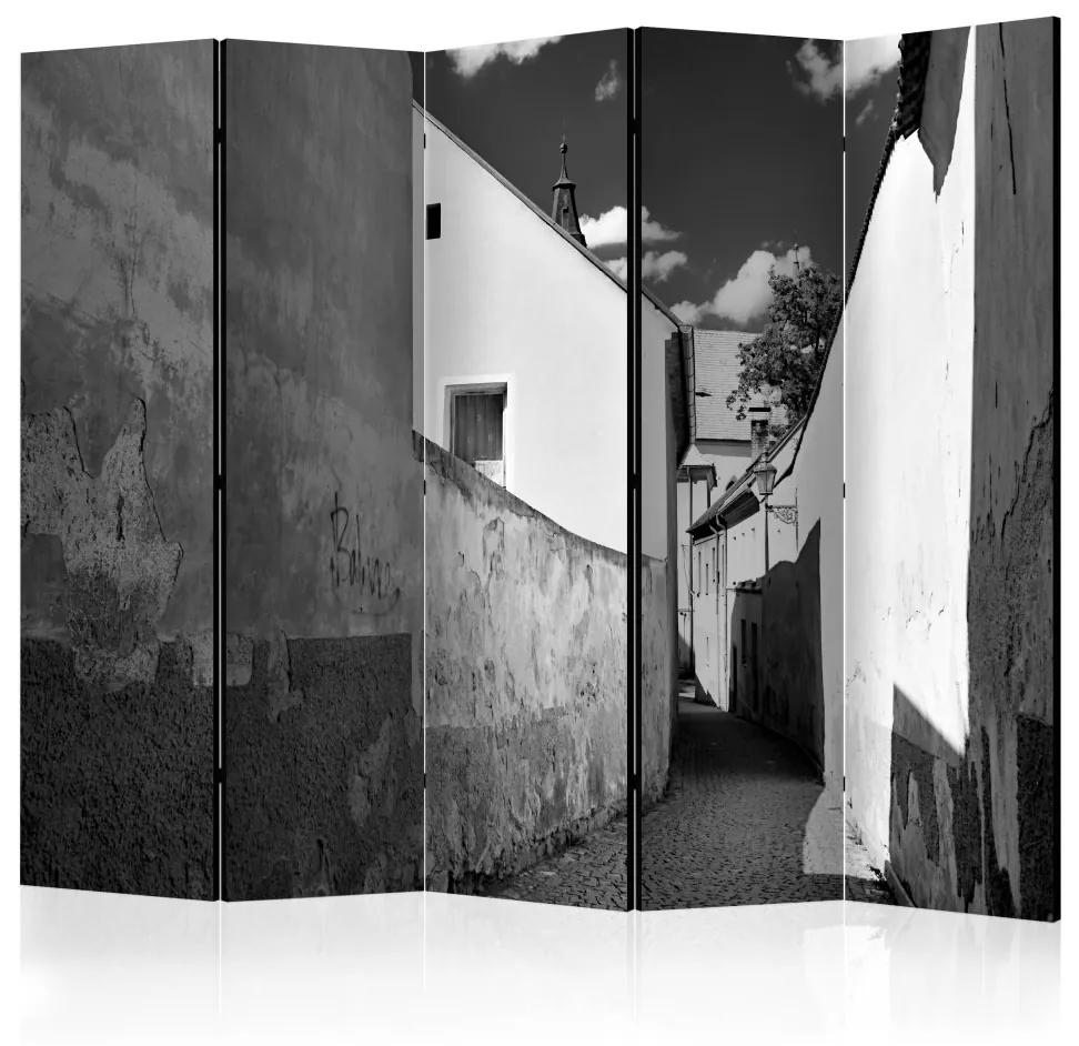 Paravento separè Vicolo stretto II - fotogramma in bianco e nero con architettura