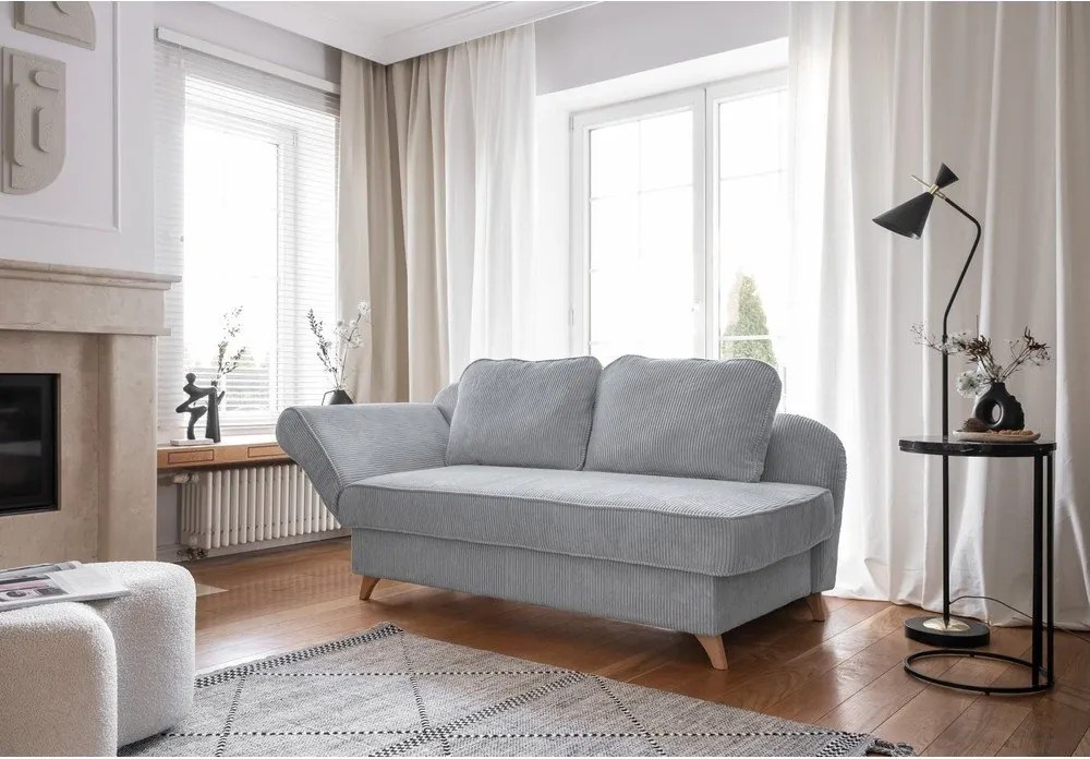 Chaise longue grigio chiaro (con penisola a sinistra) con rivestimento in velluto a coste Chic Charlotte – Miuform