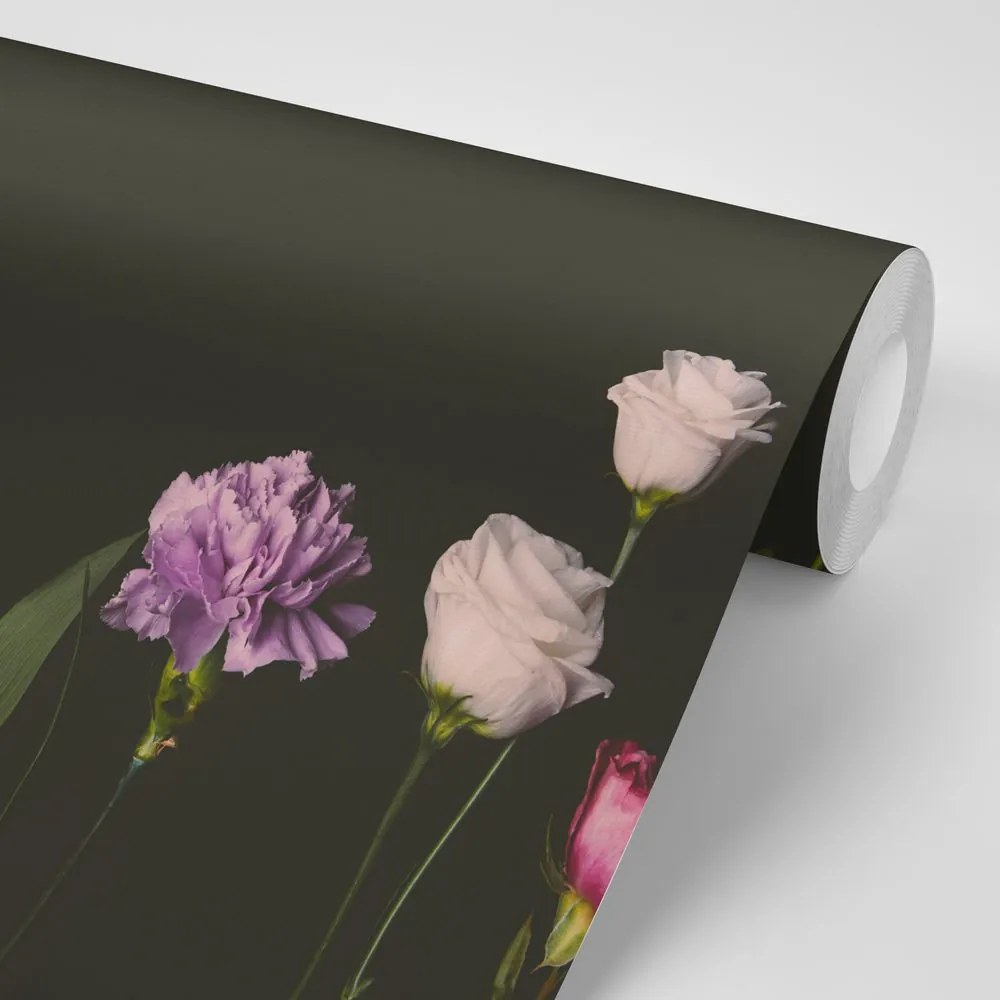 Carta da parati – Fiori Eleganti su Sfondo Scuro