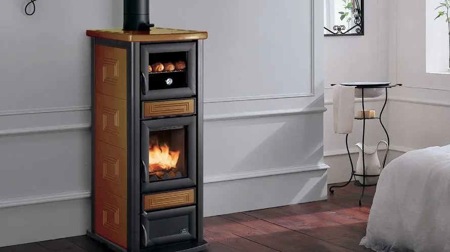 Stufa A Legna Con Forno 7kw In Metallo E Ceramica Cuoio Royal Stuba 808150071