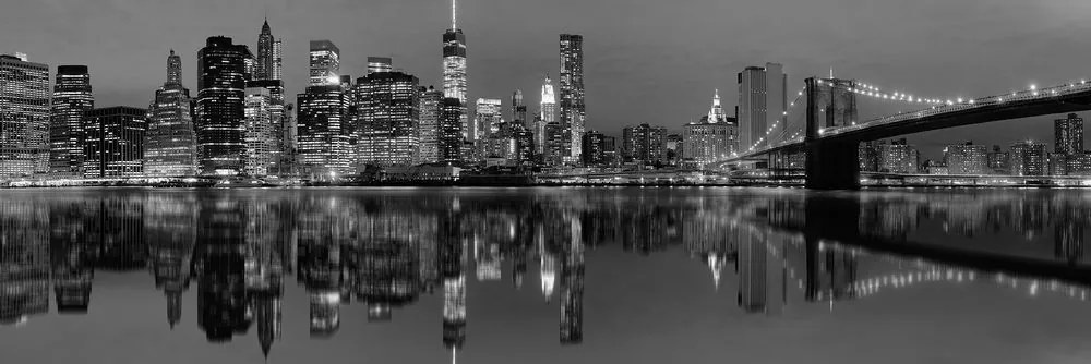 Quadro su tela – Riflesso di Manhattan nell'acqua in bianco e nero