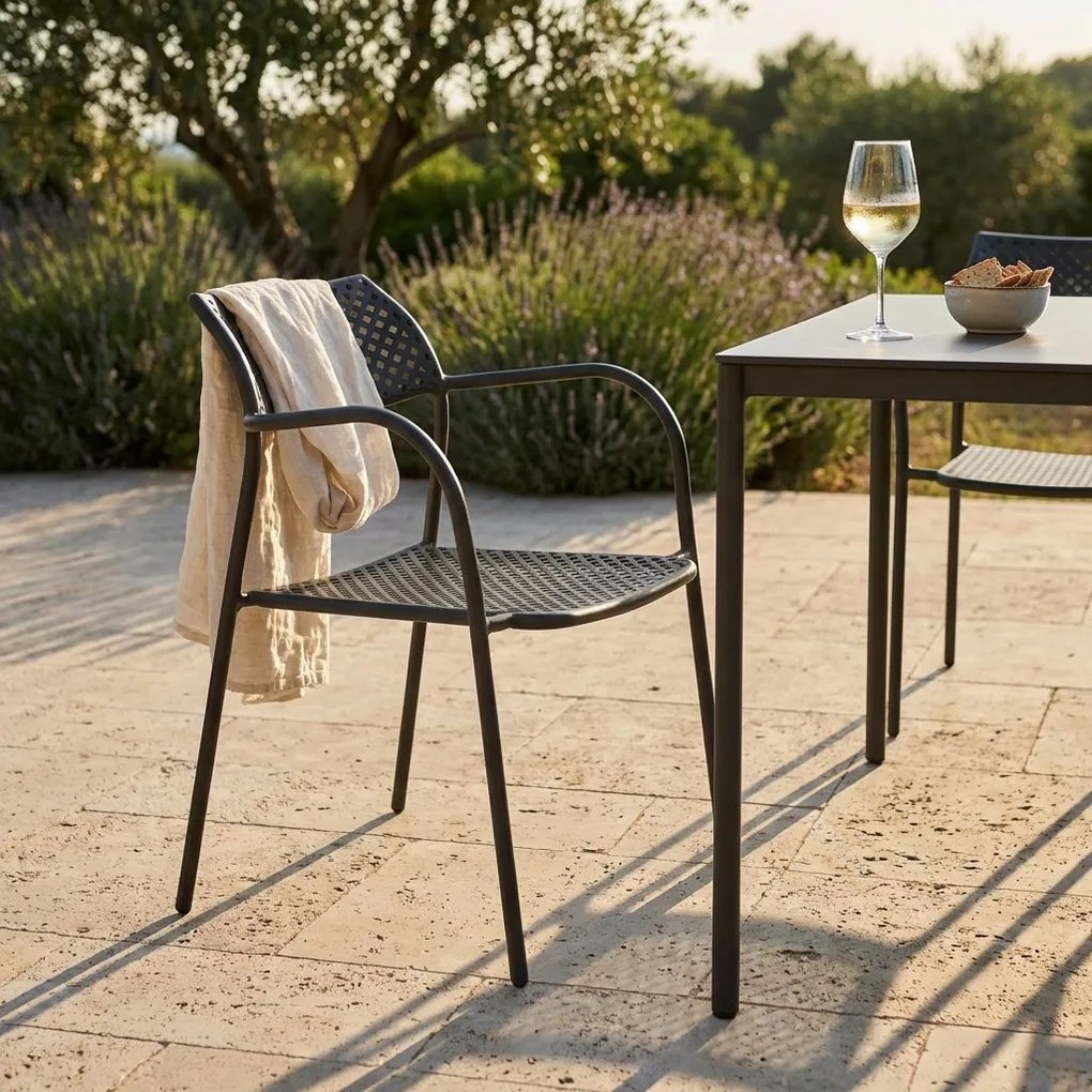 AVIIM - poltrona da giardino impilabile in ferro