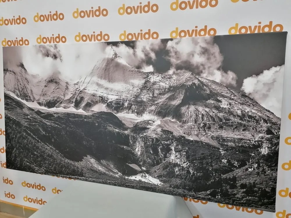 Quadro su tela – Paesaggio montano maestoso in bianco e nero