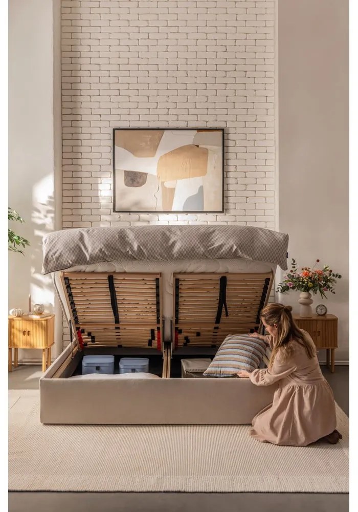 Letto matrimoniale imbottito grigio tortora con contenitore con rete inclusa 180x200 cm Thessa Bold – Bonami Selection