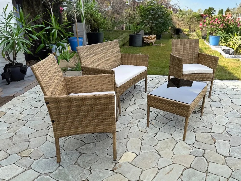 Set di divani in rattan in marrone