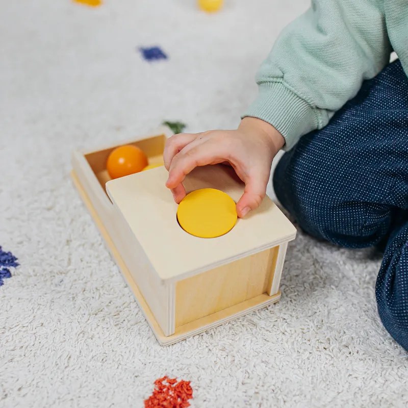 Scatola Montessori lunga con pallina