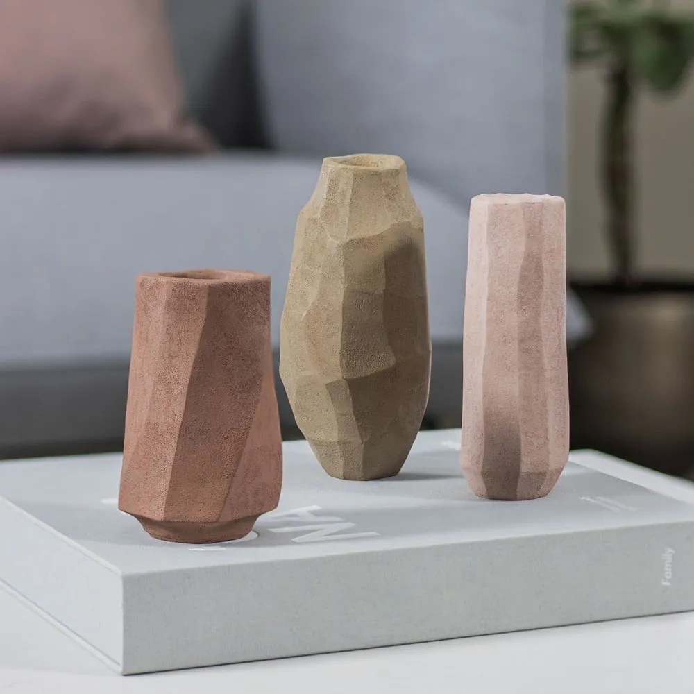 Vaso in poliresina rosa (altezza 15,5 cm) Nuki - Mette Ditmer Denmark