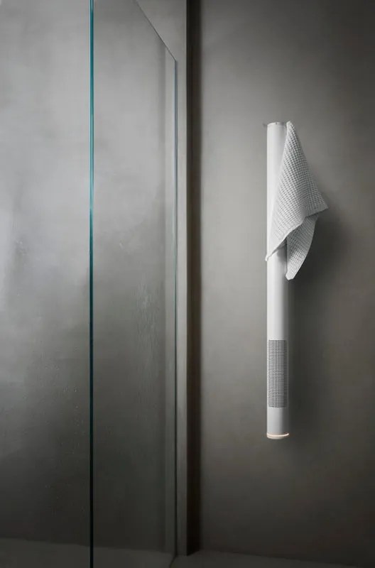 Termoarredo elettrico a secco DE'LONGHI Roll  300 W bianco L 9 x H 145 x P 9 cm con funzione di soffiaggio