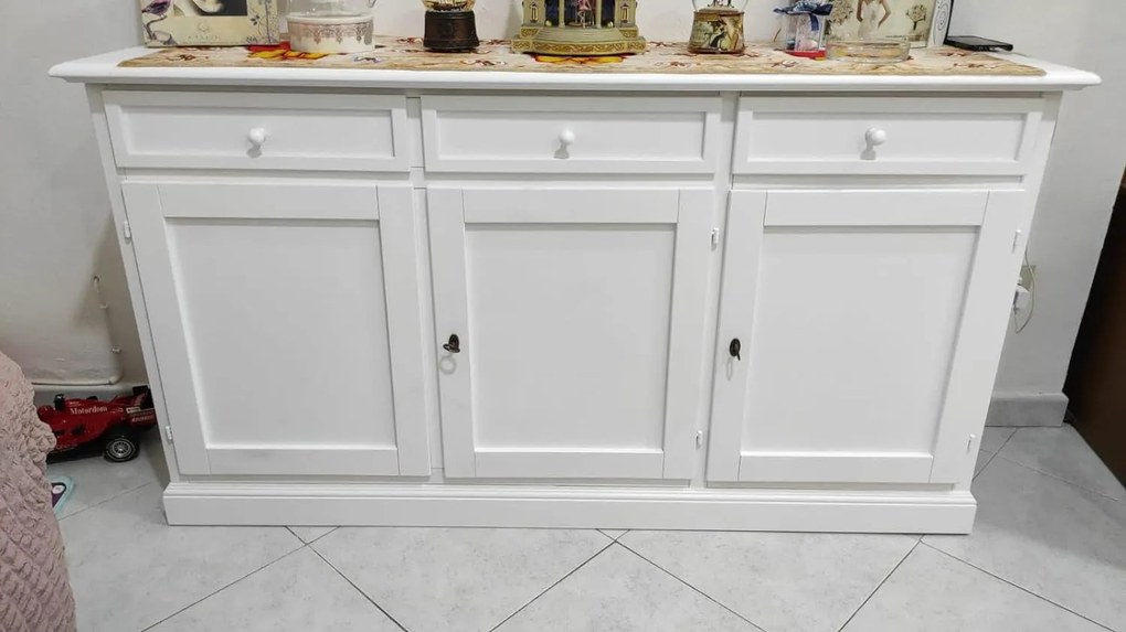 Credenza classica 3 ante  in legno bianco opaco