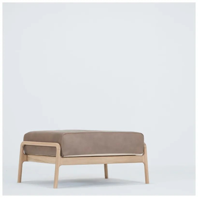 Poggiapiedi in pelle di bufalo marrone chiaro con struttura in rovere massiccio Fawn - Gazzda