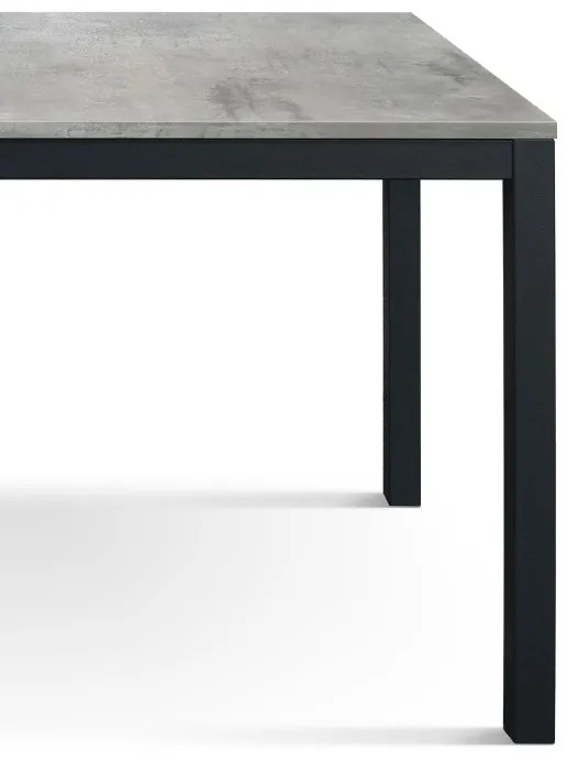 Tavolo RAVENNA in legno finitura grigio cemento e struttura in metallo grigio antracite 110&#215;68 cm