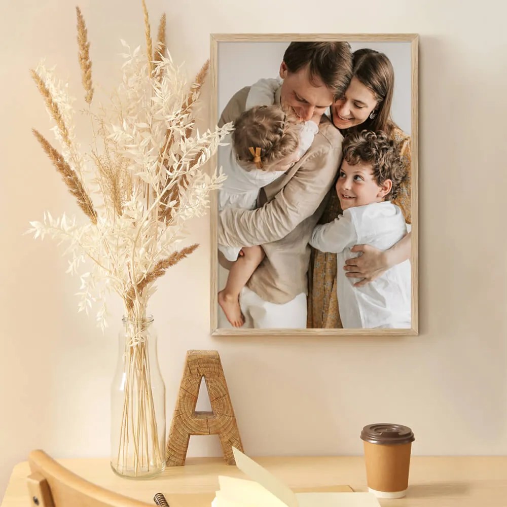 Quadro da parete con foto in una cornice di legno | Inspio