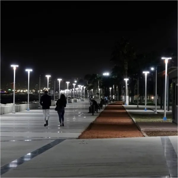 Lampione solare a LED con sensore LUVIA LED/15W/3,2V 6500K IP54 5400 mAh+telecomando