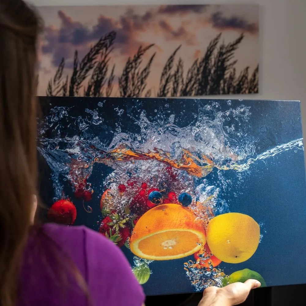 Quadro su tela – Frutta nell'acqua