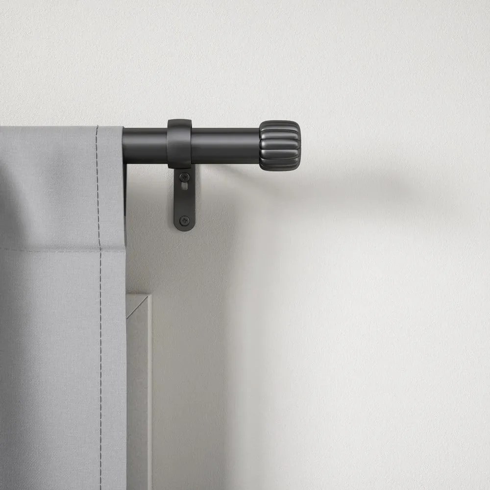 Bastone per tende nero opaco in acciaio regolabile 91 - 168 cm Cleo – Umbra