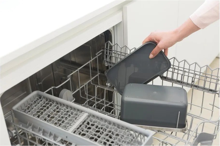 Bidone per l'umido in grigio scuro 1,8 l SinkSide – Brabantia